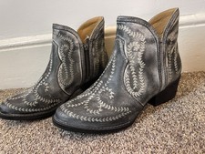New 100% Cowhide Cowboy Boots
